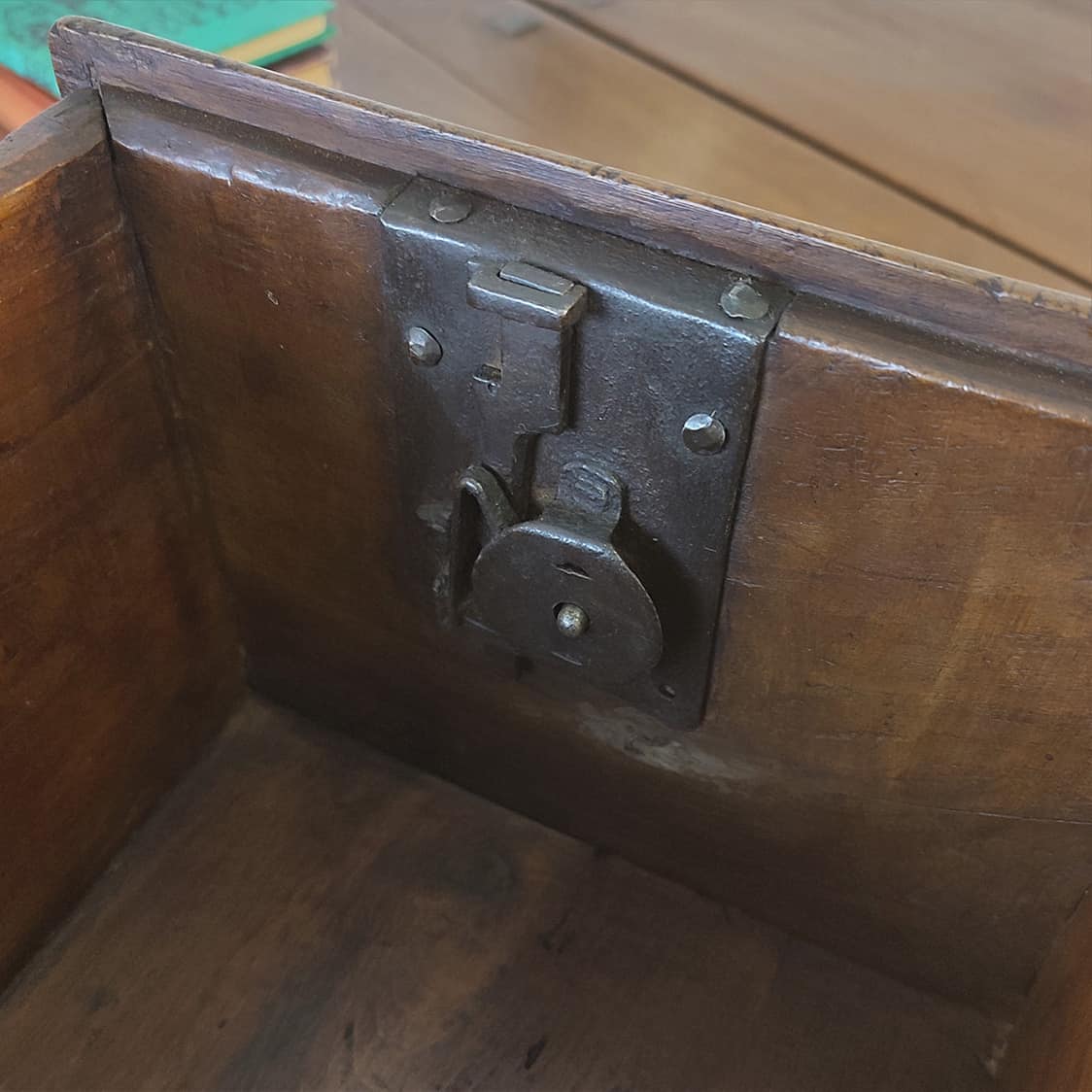 mesa abatible antigua restaurada